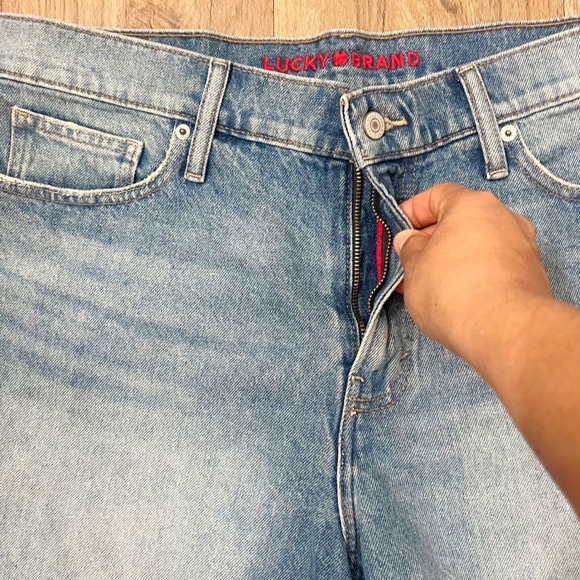 Lucky Brand Women's 90s Midi Denim Shorts Cutoff Raw Hem Size 12/31 - Picture 6 of 10